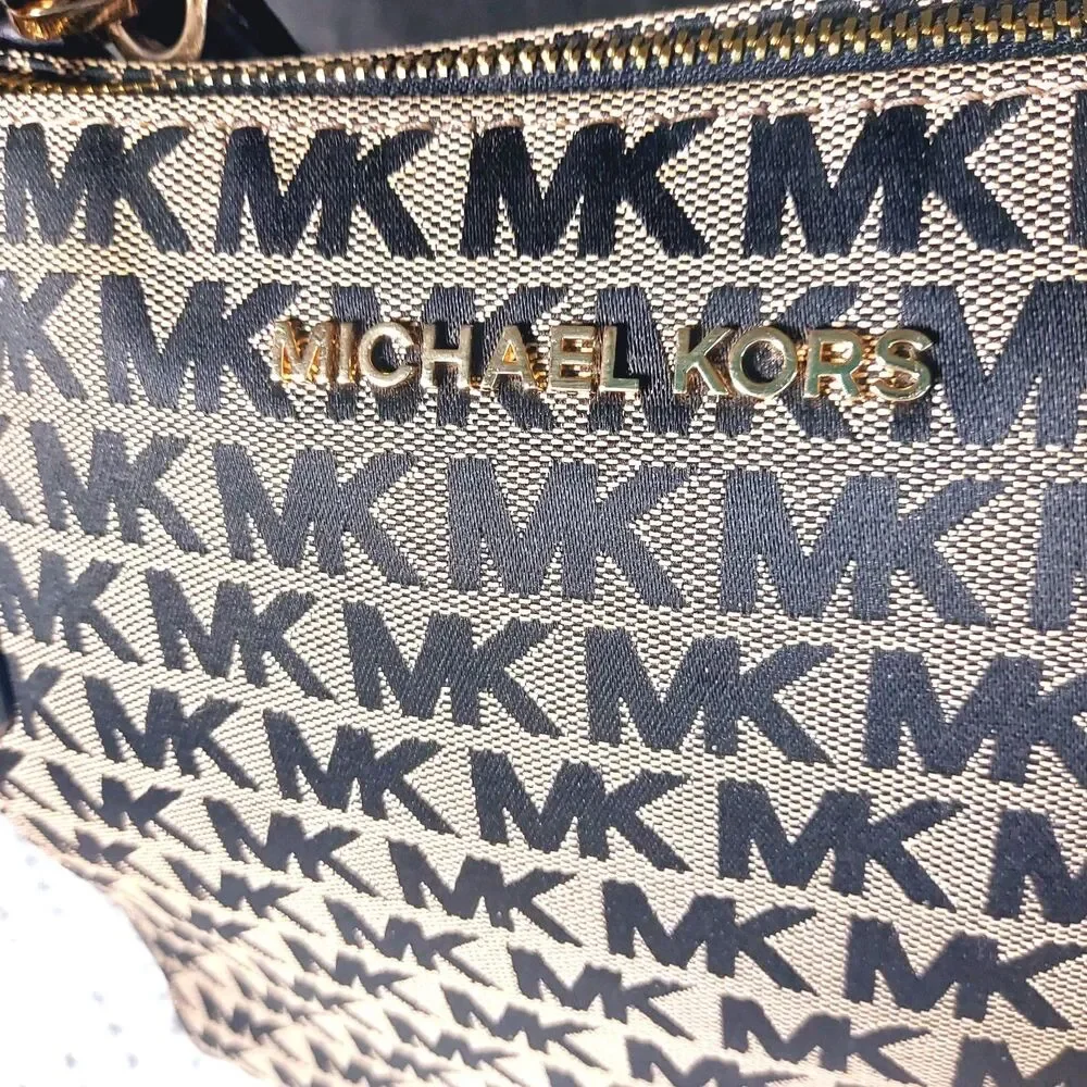 Michael Kors Signature Logo Tote Bag Beige Black Jet Set Gold Hardware Zip Top